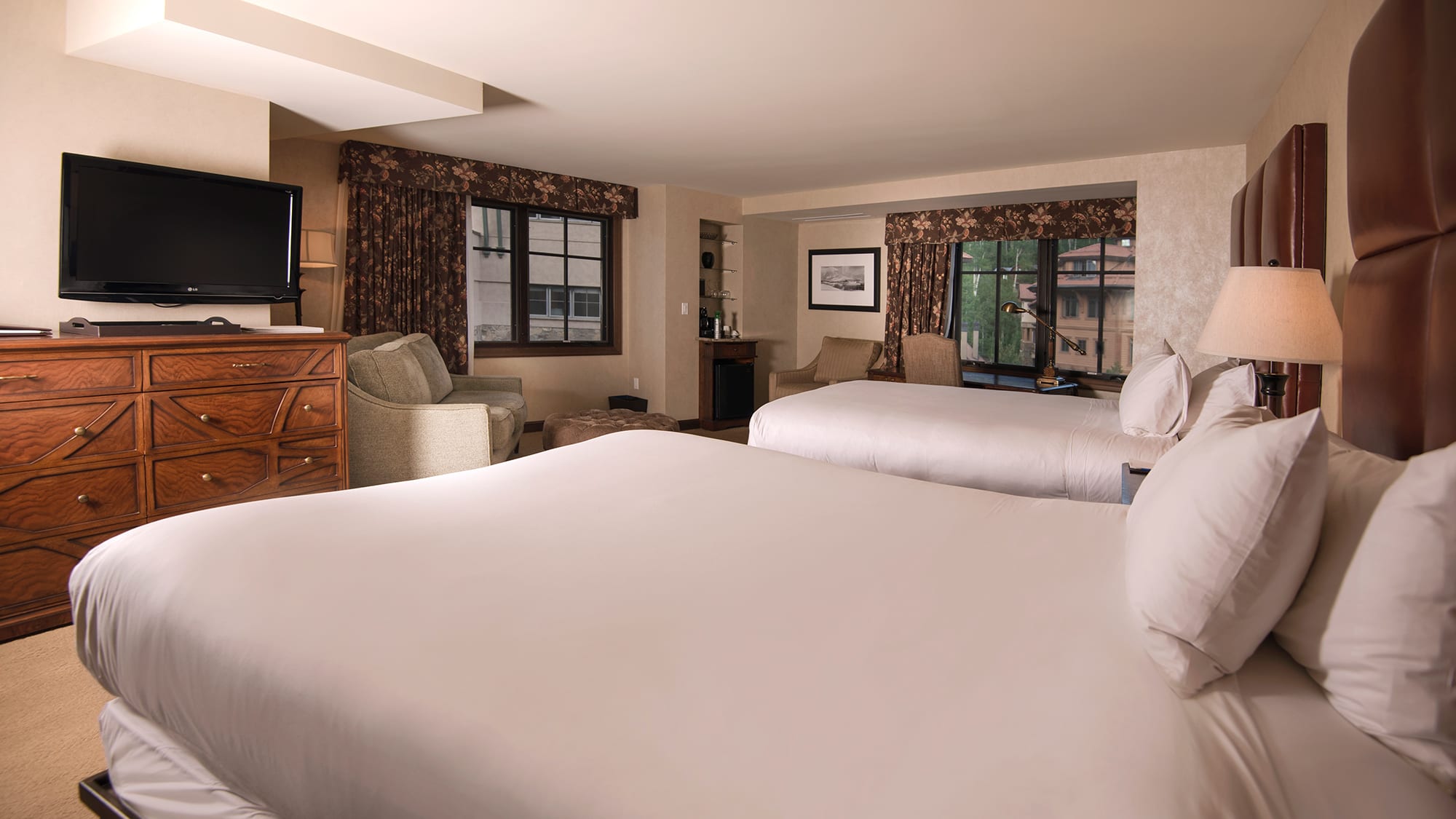 madeline queen room interior